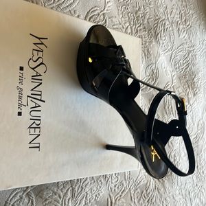 Gorgeous Yves Saint Laurent shoes size 39 1/2